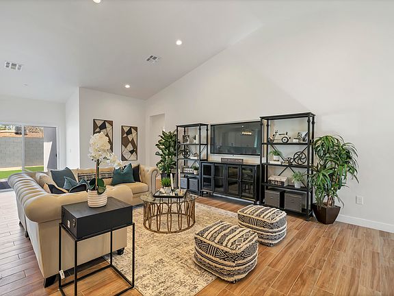 5th image of 4248 E Glenrosa Ave