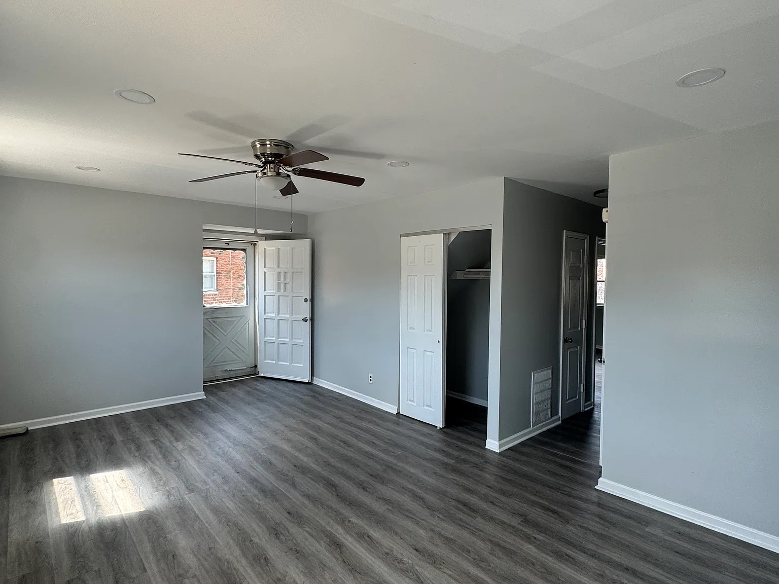 1 bed, 800 sqft, $1,350 — Photo 4