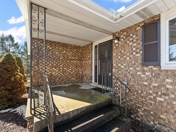 2nd image of 62 Goldenrod Dr