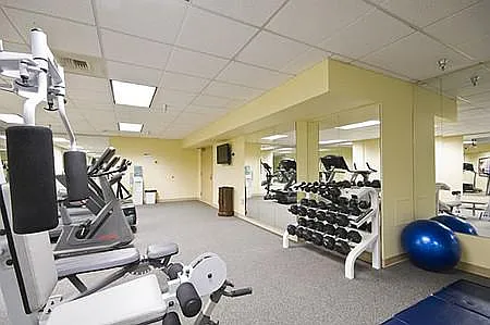Catalina Apartments — Photo 33