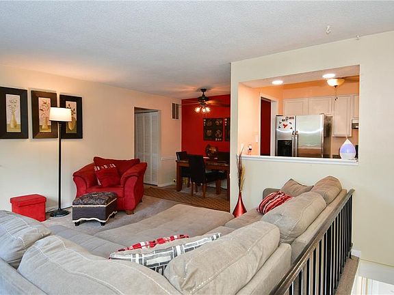 4th image of 3209 Lupine Dr