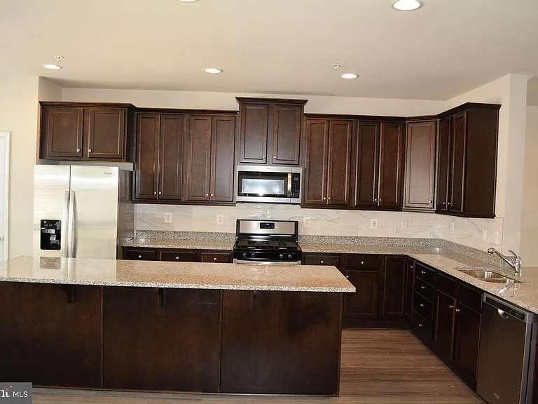 6050 Krantz Dr — Photo 5