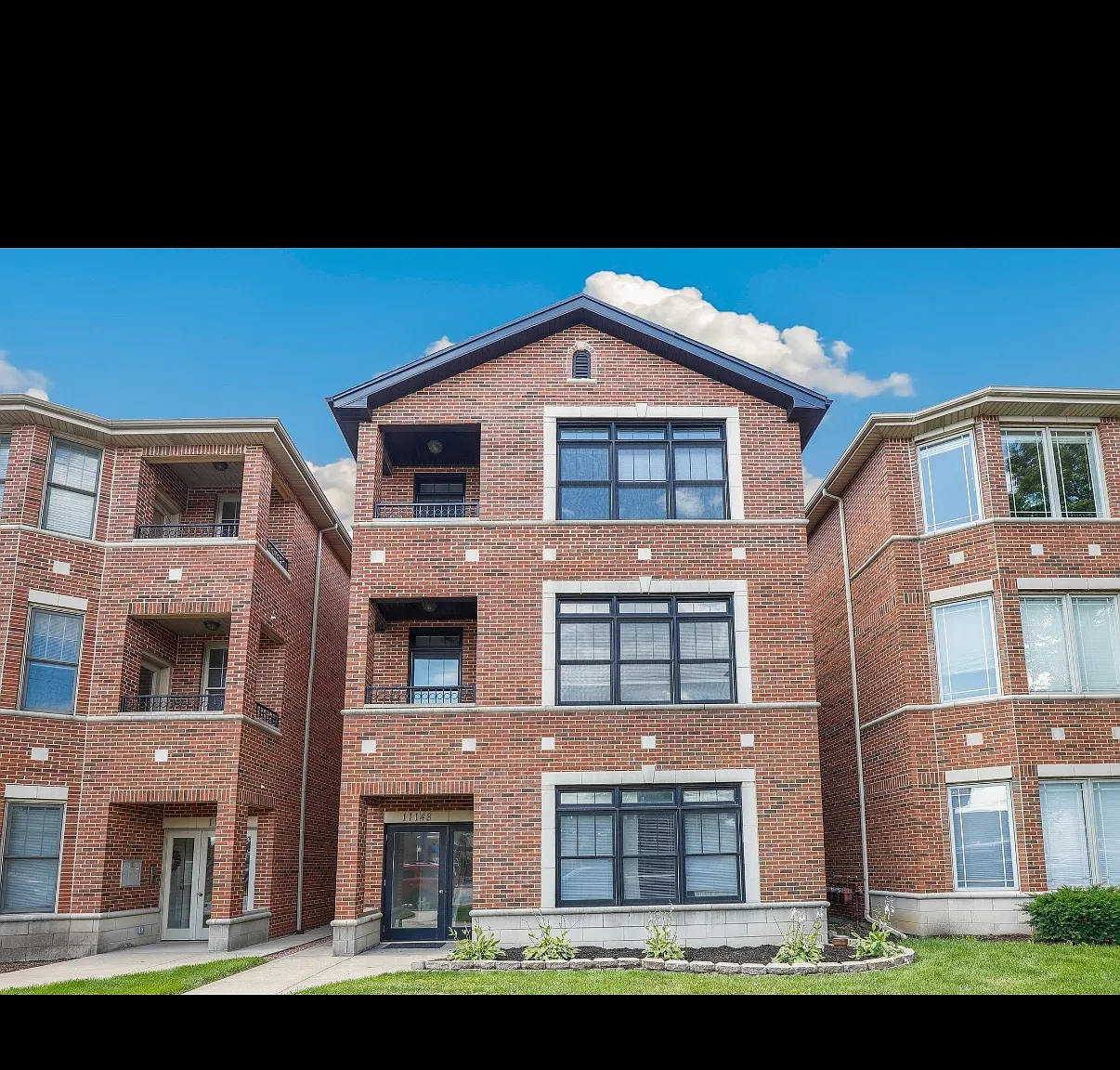 2 bed, 1200 sqft, $2,400 — Photo 1