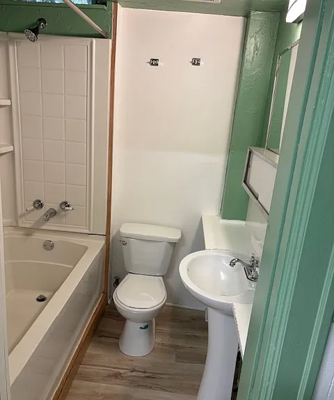 11 E Chestnut St #1 — Photo 8