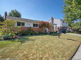 730 Sheffield Dr, Madison Heights, MI 48071