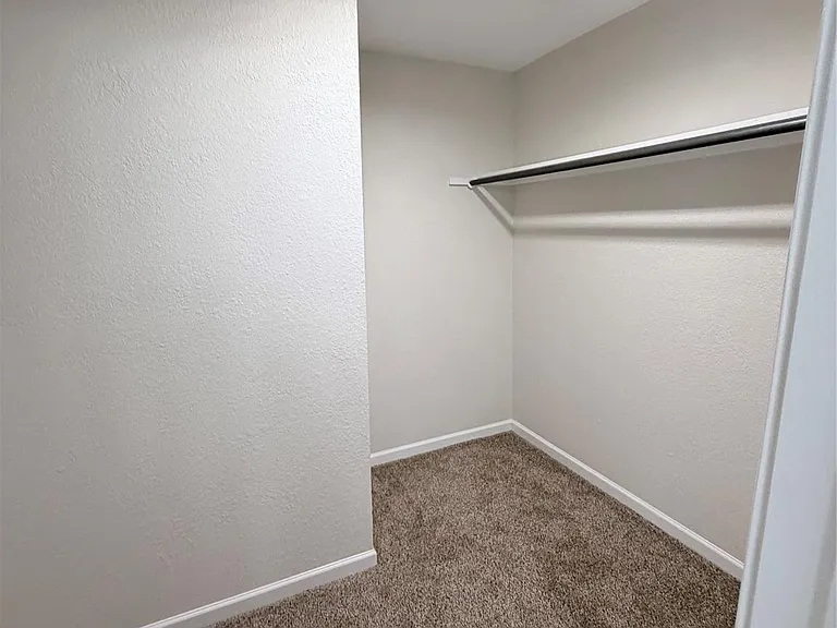 2915 Creston Dr — Photo 21