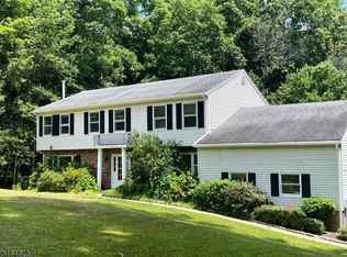 19 Hideaway Ln, Sparta, NJ 07871