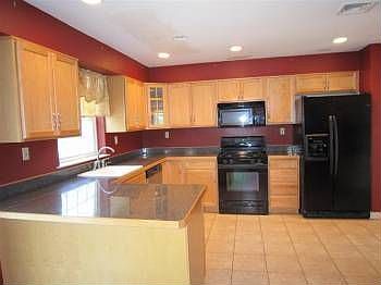 3rd image of 6 Houghtailing Ln