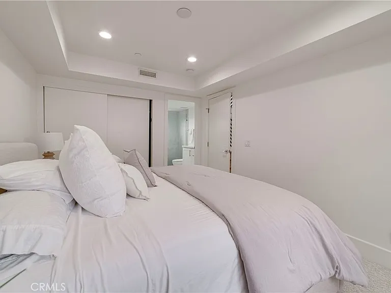 608 Heliotrope Ave — Photo 41