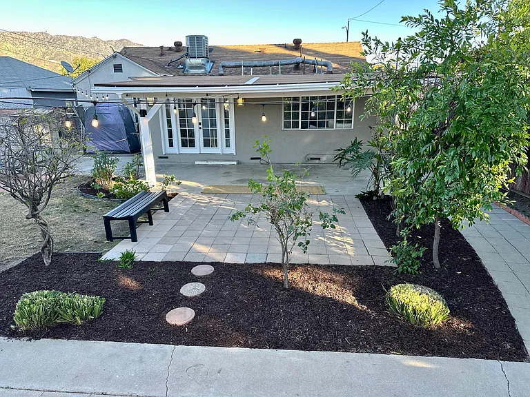 2133 N Buena Vista St — Photo 66