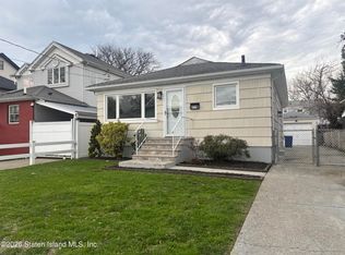 527 Willowbrook Rd, Staten Island, NY 10314