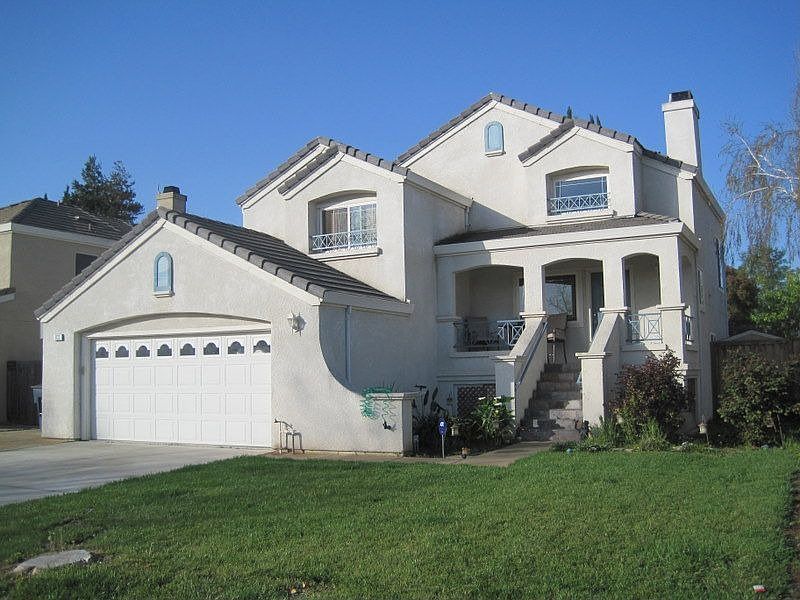 2nd image of 833 Winter Ln