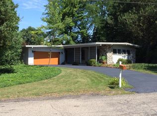 2055 Brunsink Dr NE, Grand Rapids, MI 49503