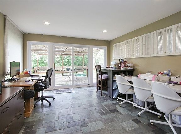 3rd image of 318 Beverly Dr