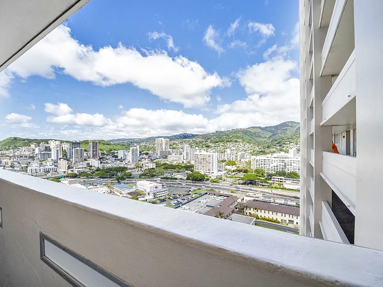 1212 Punahou St #2502 — Photo 12