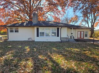 16805 E Sunset Dr, Independence, MO 64057