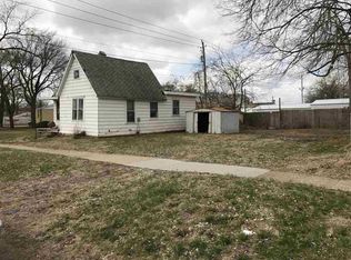 110 W 14th St, Waterloo, IA 50702