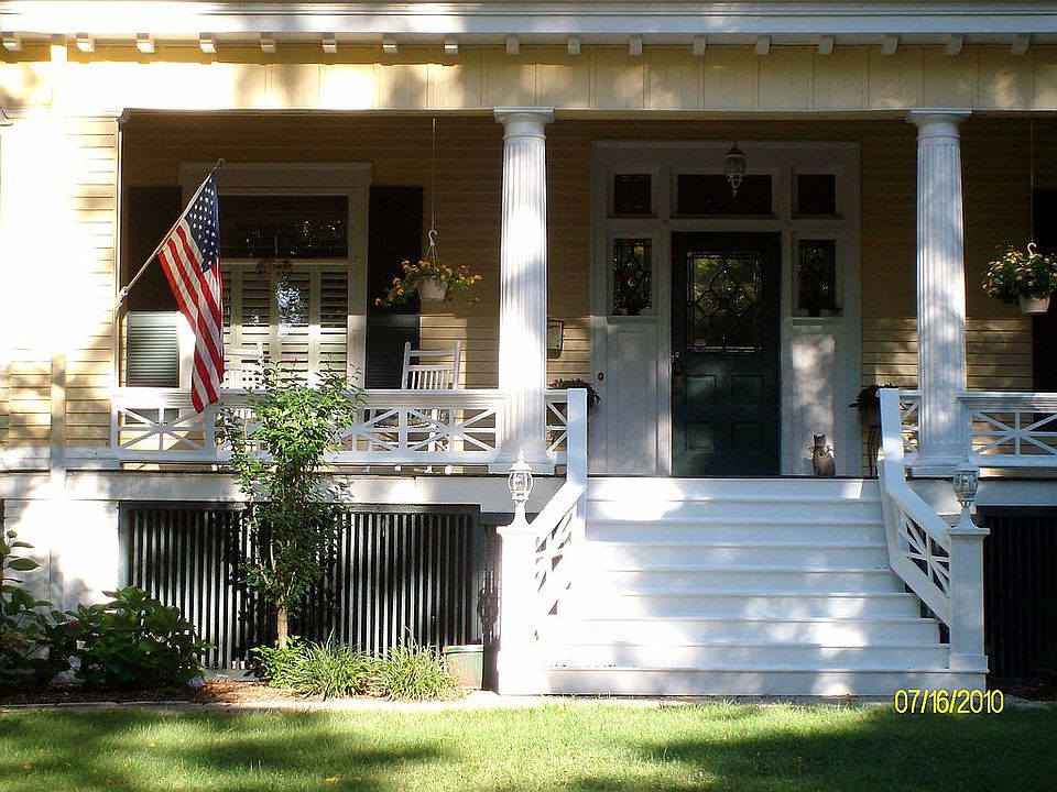 2nd image of 555 Powers Ln