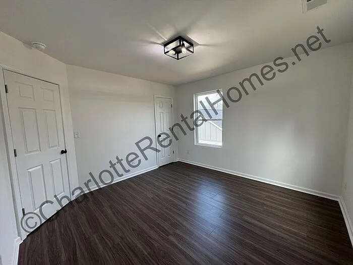 512 N Mulberry St — Photo 11
