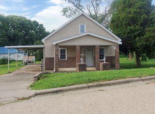 1111 W 7th St, Mount Carmel, IL 62863