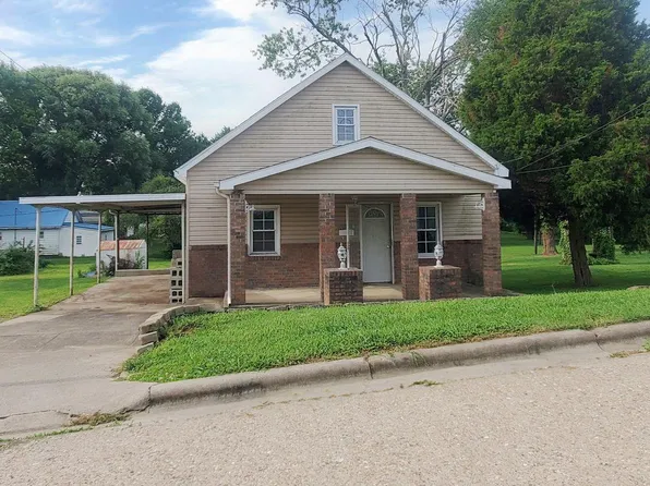 1111 W 7th St, Mount Carmel, IL 62863