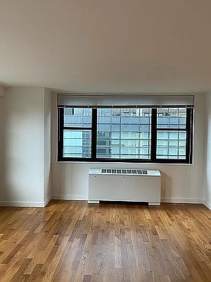 5th image of 55 Liberty St #1808