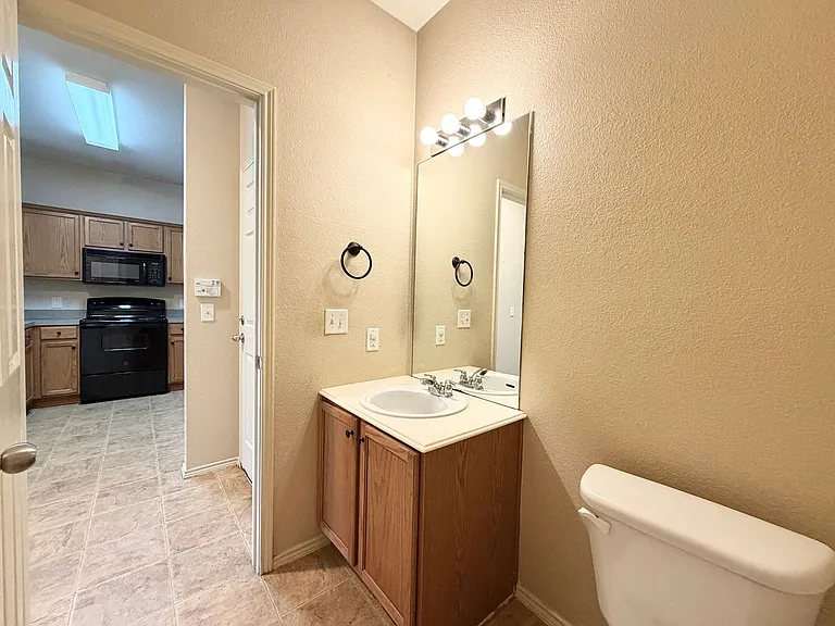 2224 Stonepark Pl — Photo 10