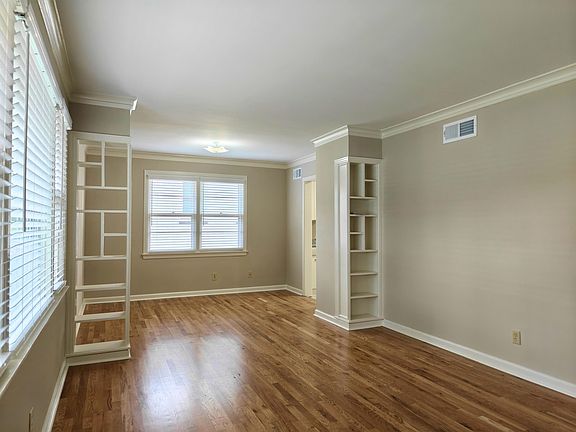 4th image of 954 Ivy Rd