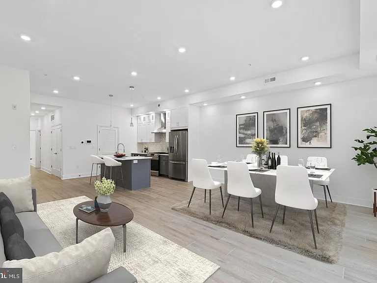 1335 N Franklin St #2 — Photo 1
