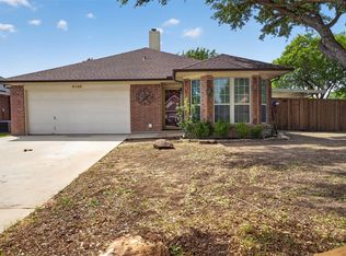 3103 Morning Meadow Ln, Grand Prairie, TX 75052