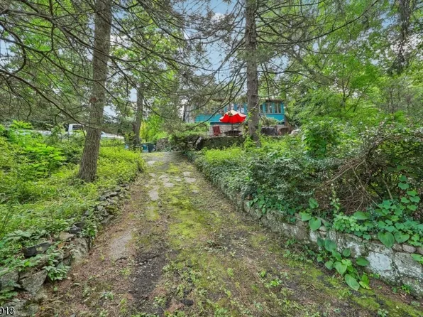18 Nakomis Path, Lincoln Park Boro, NJ 07035