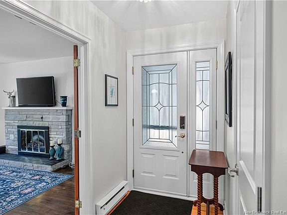 3rd image of 428 Pederson Cres