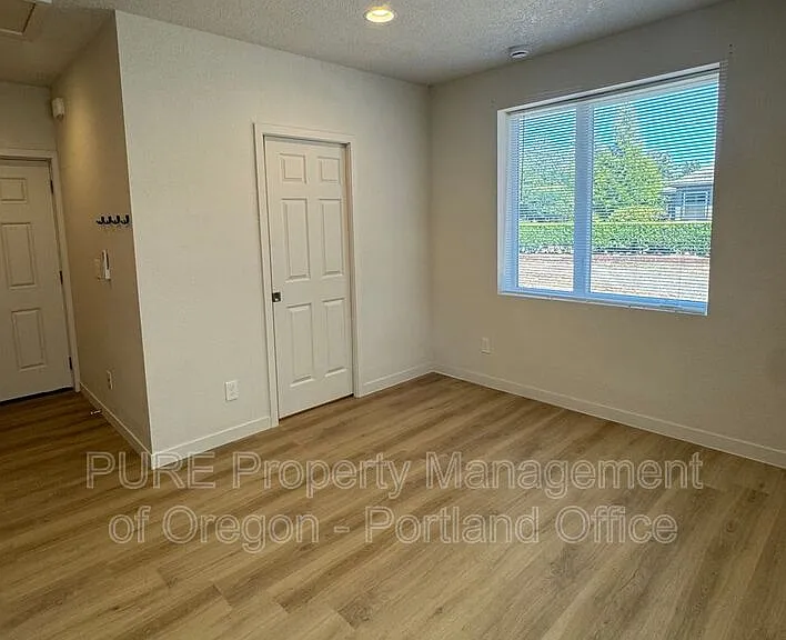 5684 N Harvard St — Photo 3
