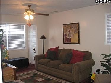 5th image of 556 Hemlock Dr
