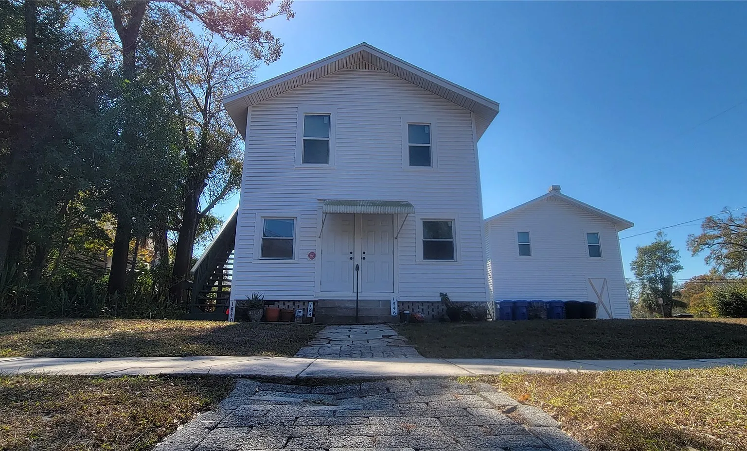 1 bed, 550 sqft, $1,050 — Photo 1