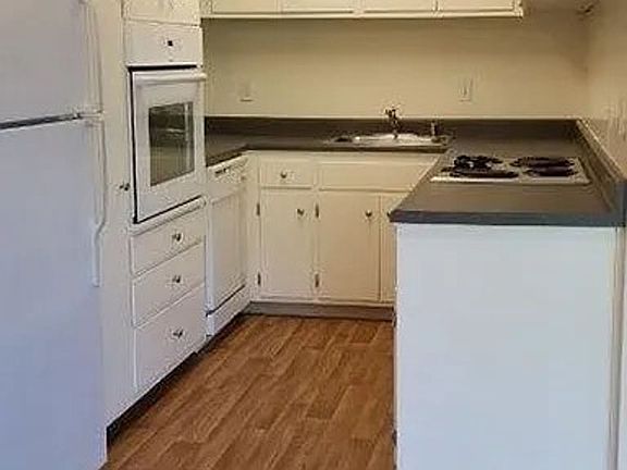 4th image of 1705 Carmel Dr APT 205