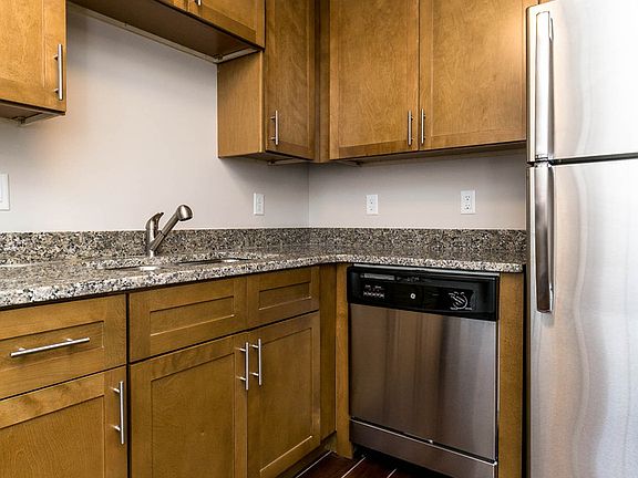 5th image of 110 Hickory Hill Ct #H-7