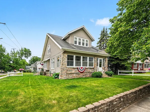 3852 30th St SW, Grandville, MI 49418