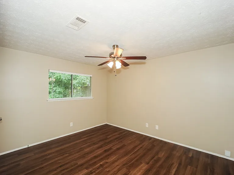 6133 Fieldcrest Dr — Photo 11
