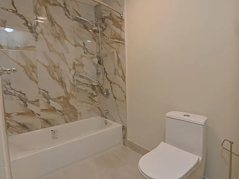 620 Hastings St — Photo 17