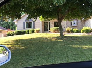 3153 Mercedes Dr, Green Bay, WI 54313