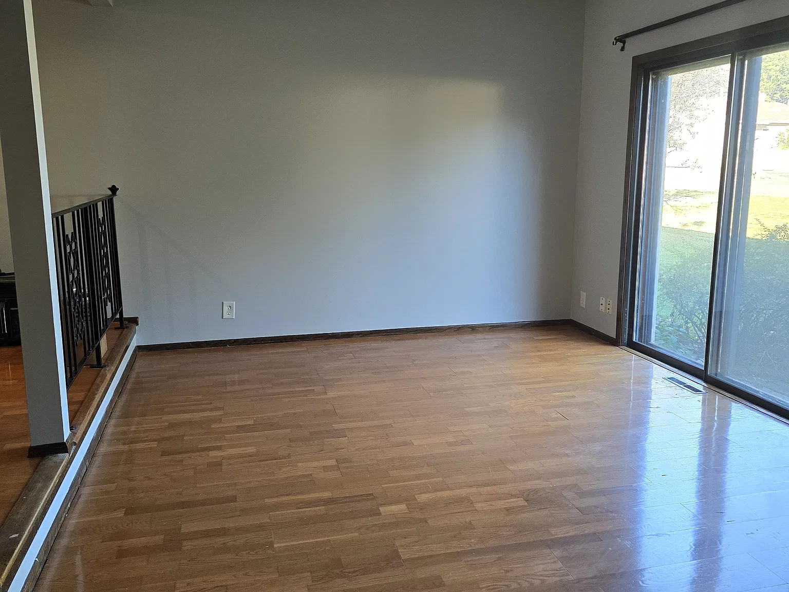 4 bed, 2.5 bath, 1630 sqft, $2,500 — Photo 1