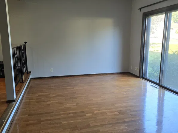 1551 N Oberlin Cir, Fridley, MN 55432