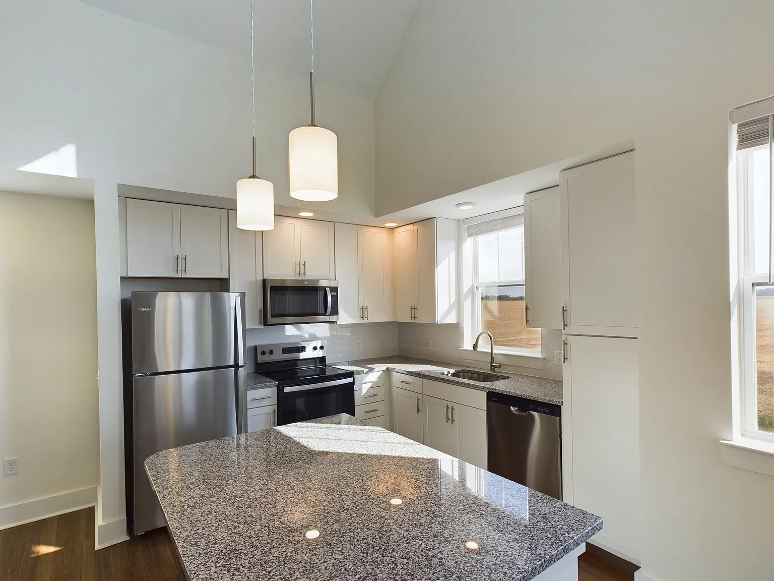 1 bed, 1112 sqft, $2,089 — Photo 2