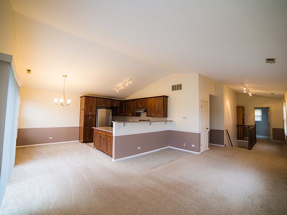5th image of 1681 Vermont Dr #2