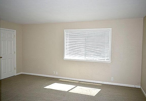 5th image of 112 Michigan St APT B