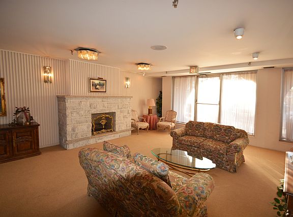 3rd image of 6400 N Cicero Ave APT 505