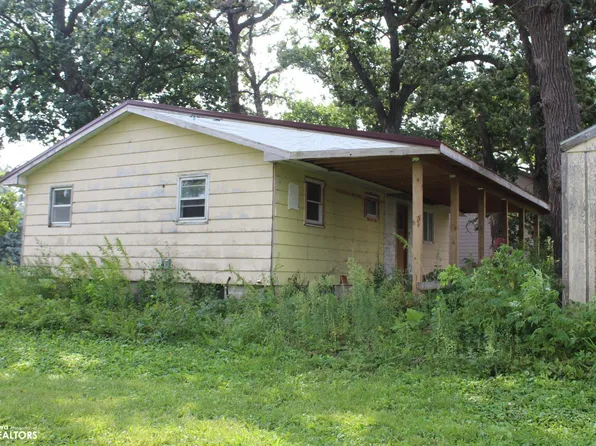 1205 Buddy Holly Pl, Clear Lake, IA 50428