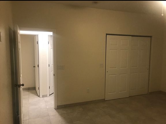 5th image of 851 W Idaho St