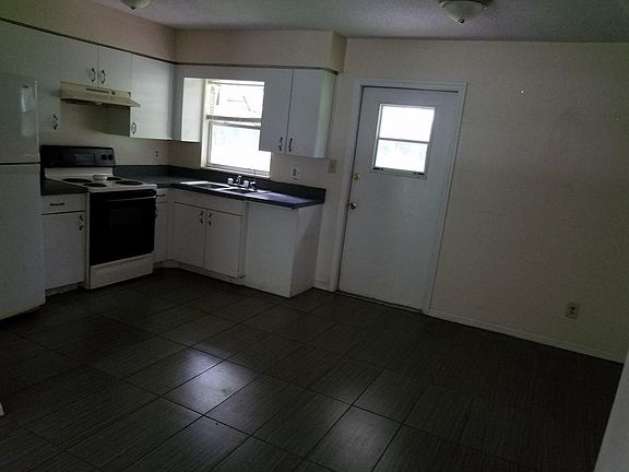 3rd image of 34942 Ansley Ave